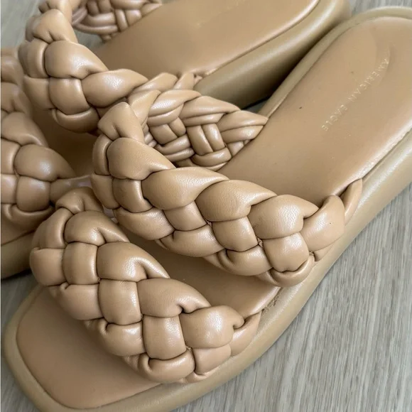 American Eagle Nude/Tan Braided Puff Sandals 9 - Picture 6 of 9